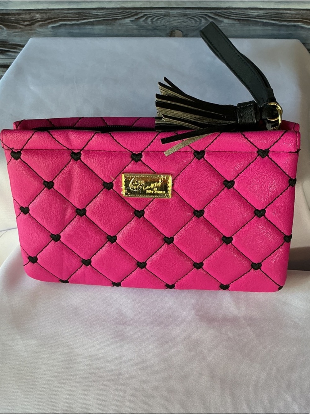 ⭐ Betsey Johnson Hot Pink Quilted Wristlet Cosmetic Bag Tassel Pouch